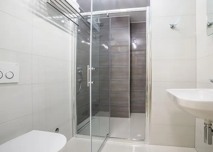 Benedict ゲストハウス 4*